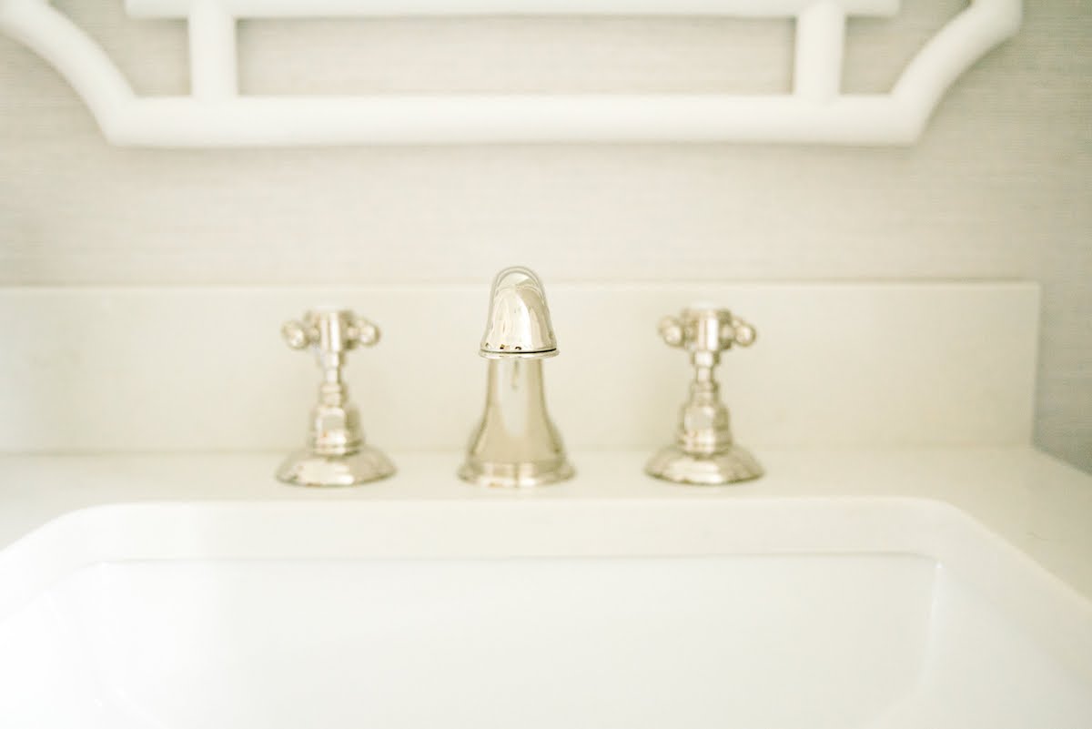bathroom-silver-hardware-montclair-nj