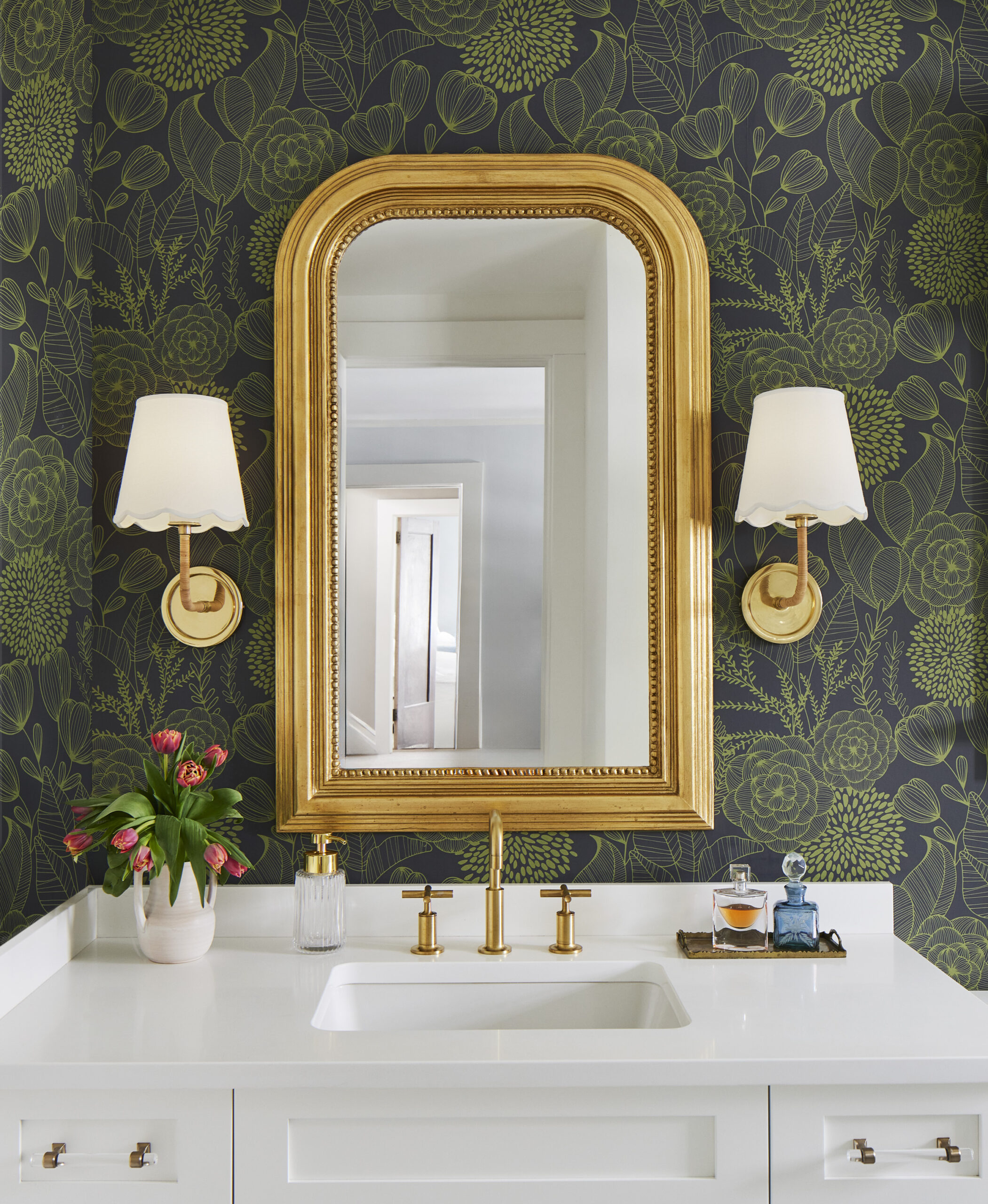 2024-01-09_campbell-minister_bathroom-lake_mark-weinberg_0117_v2
