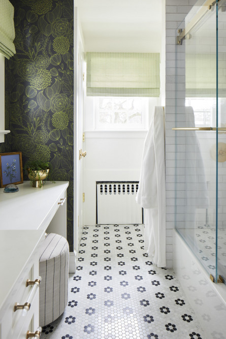 2024-01-09_campbell-minister_bathroom-lake_mark-weinberg_0150